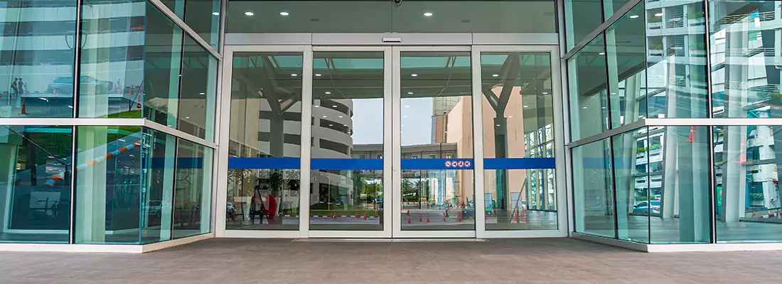 Automatic Glass Door Lock in Saint-Mathieu-du-Parc, QC