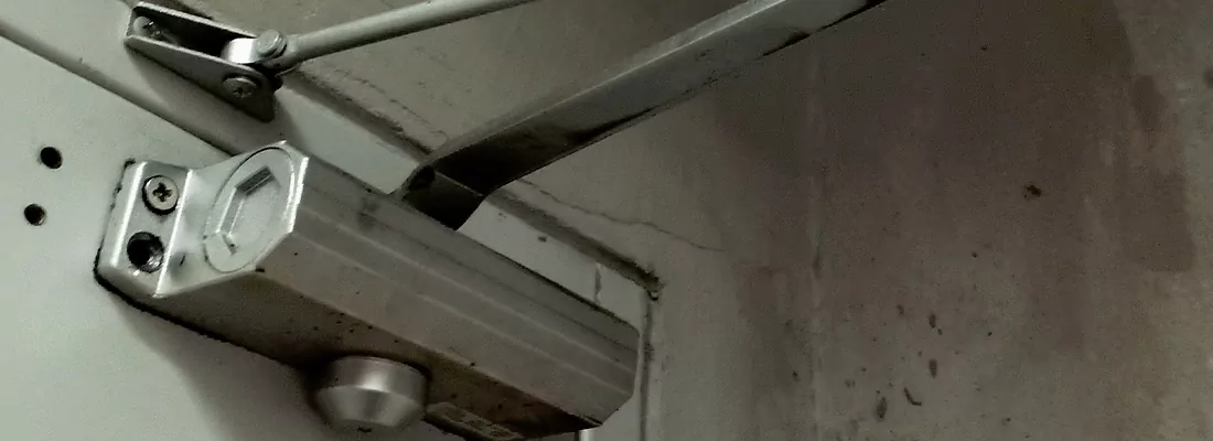 Door Closer Adjustment in Trois-Rivieres, QC